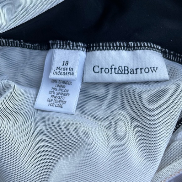 Craft& Barrow women’s one piece swimsuit black with white polkadot. Size 18 - Picture 3 of 4